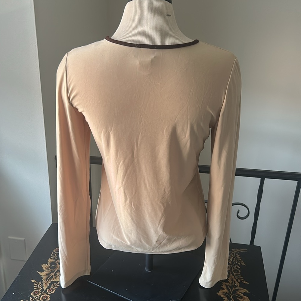 Vintage 2000s Y2K top light tan top with metal hoop embellishment made in USA 🇺🇸 - Picture 5 of 7